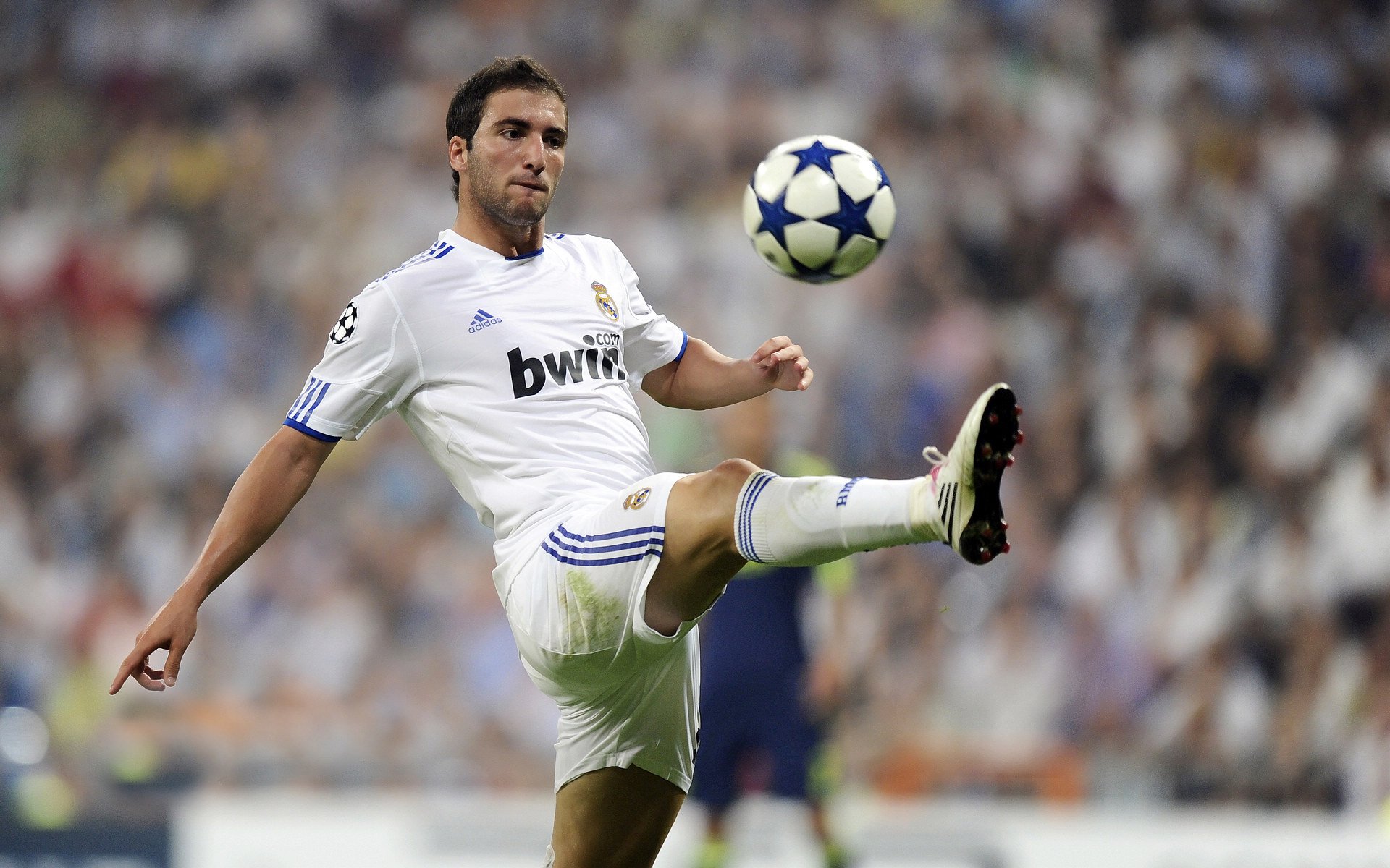 奇才对阵马刺，伦纳德的存在感，为何总是拉满？